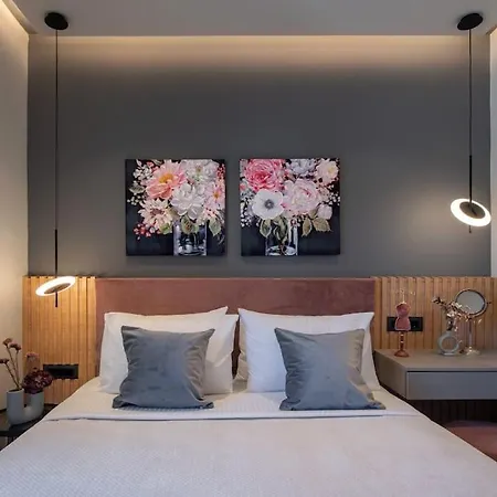 Santa Marina Luxury #1 With Pool *