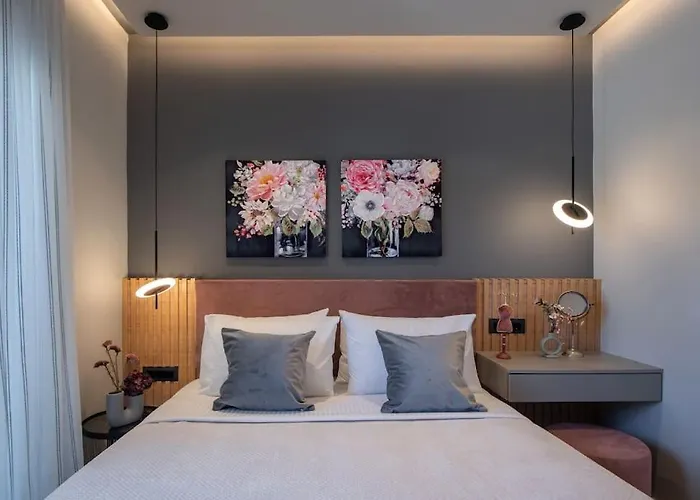 Santa Marina Luxury #1 With Pool *